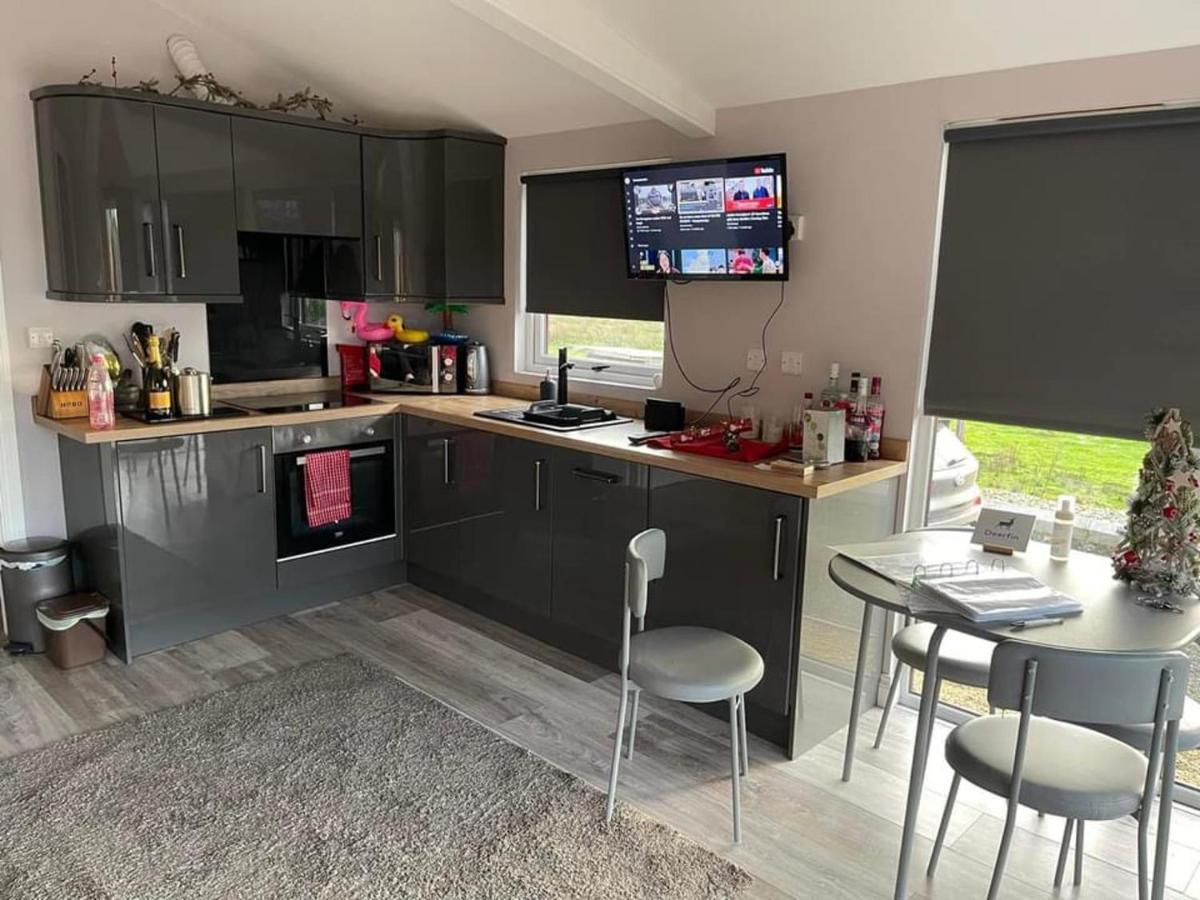 Deerfin Rentals Private Chalet With Hot Tub Ballymena Exterior foto